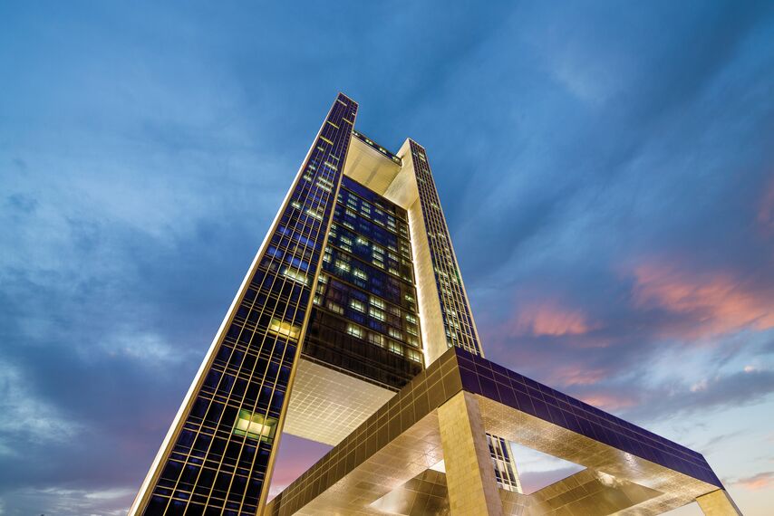 CP 96 Hliníkové posuvné systémy a CS 77 Fire Proof Hliníkové dveře - Four Seasons Hotel se nachází v Manama, Bahrajn