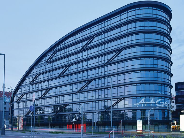 CS 86-HI (c) Zrušené systémy a ConceptWall 50 Hliníkové fasády - Office building ArtGen se nachází v Prague, Česká republika