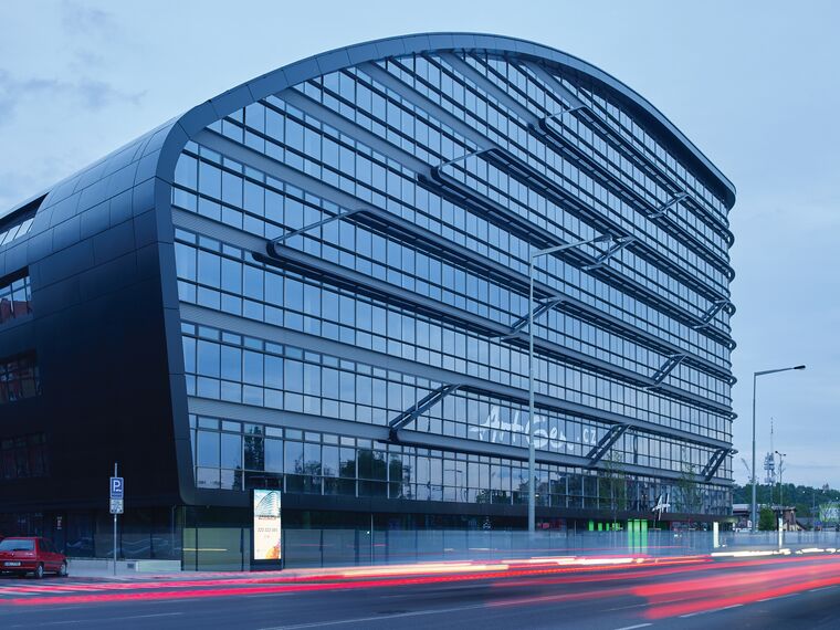 CS 86-HI (c) Zrušené systémy a ConceptWall 50 Hliníkové fasády - Office building ArtGen se nachází v Prague, Česká republika
