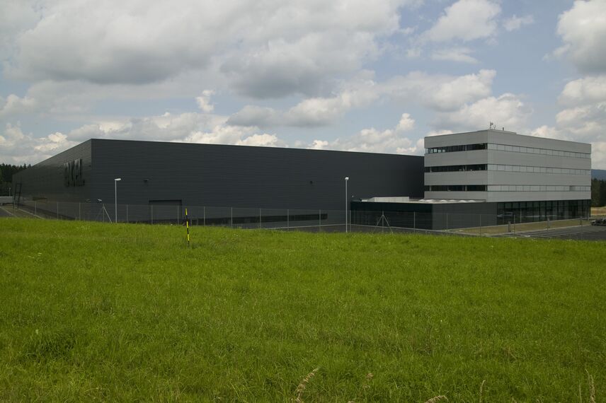 ConceptWall 50 Hliníkové fasády - Office building Výrobní hala ENGEL Kaplice se nachází v Kaplice, Česká republika