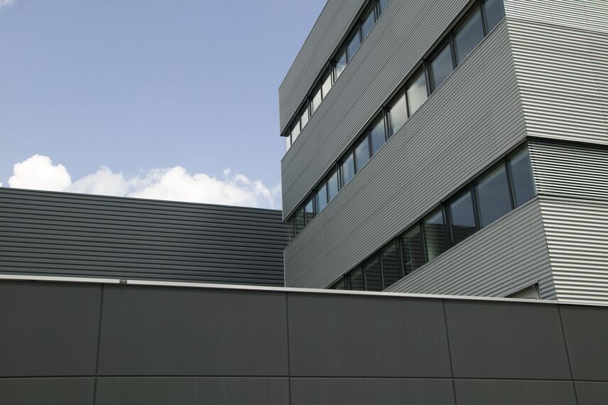 ConceptWall 50 Hliníkové fasády - Office building Výrobní hala ENGEL Kaplice se nachází v Kaplice, Česká republika