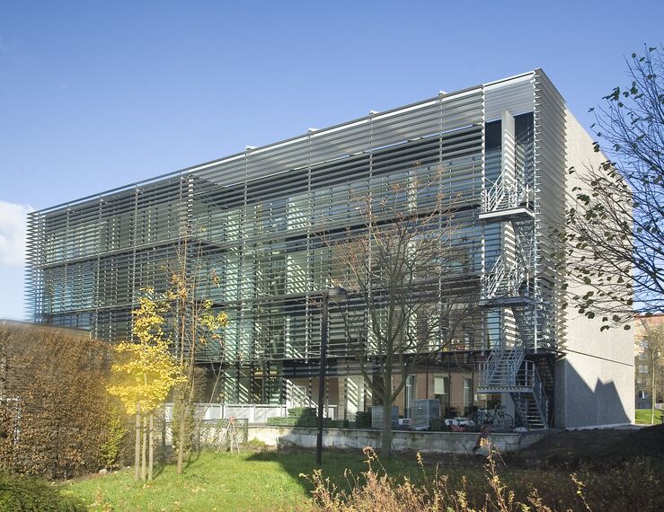 BriseSoleil 100 Stínicí technika a ConceptWall 50 Hliníkové fasády - Office building 't Rabot se nachází v Gent, België