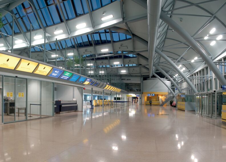 ConceptWall 50 Hliníkové fasády - Airport BRNO Turany terminal se nachází v Brno, Česká republika