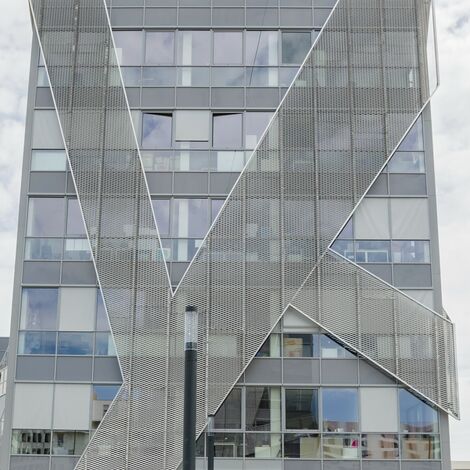 ConceptWall 50 Hliníkové fasády, ThermoSystem 68 Hliníková okna a TS 68-HV Hliníková okna - Office building Sky Line se nachází v Toulouse, Francie