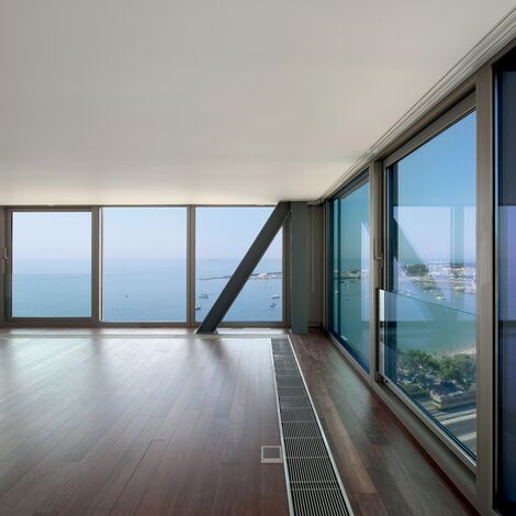 ConceptSystem 77 Hliníková okna a ConceptSystem 77 Hliníkové dveře - Bytový komplex Estoril sol residence complex se nachází v Cascais, Portugalsko