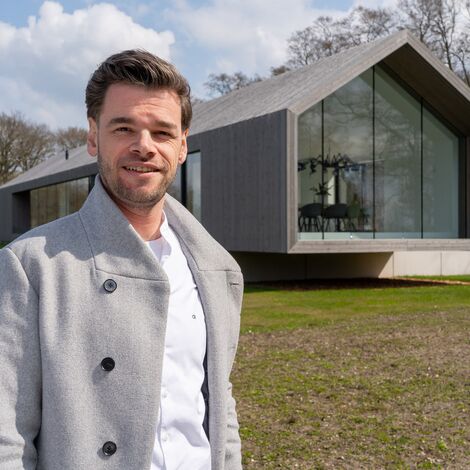 SlimLine 38 Hliníkové dveře, ConceptPatio 130 Hliníkové posuvné systémy a ConceptSystem 77 Hliníková okna - Het Kleine Krikhaar se nachází v Geesteren, Nizozemí