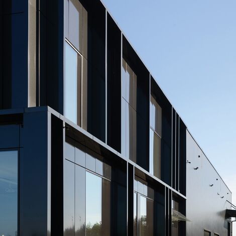 ConceptSystem 59Pa Hliníková okna a CW 50-HI Hliníkové fasády - Pivexin Technology Headquarter se nachází v Babice, Polsko