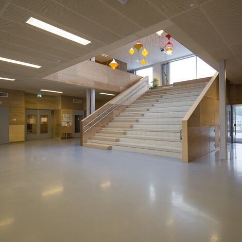 SlimLine 38 Hliníková okna - Boarding school Children's Campus Zuidas se nachází v Amsterdam, Nizozemí