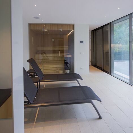 BriseSoleil 40 Stínicí technika, HiFinity Hliníkové posuvné systémy a CS 86-HI (c) Zrušené systémy - Swimming pool Poolhouse Bergen se nachází v Bergen, Nizozemí