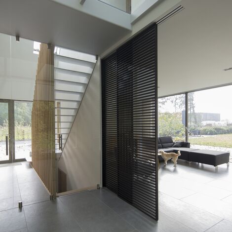 CS 86-HI (c) Zrušené systémy, ConceptWall 50 Hliníkové fasády a HiFinity Hliníkové posuvné systémy - Villa Forest villa Voorschoten se nachází v Voorschoten, Nizozemí