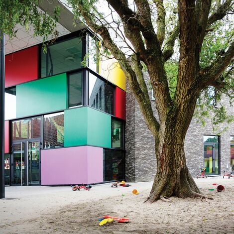 CS 86-HI (c) Zrušené systémy - School Elementary School 't Groen Drieske se nachází v Gent, België