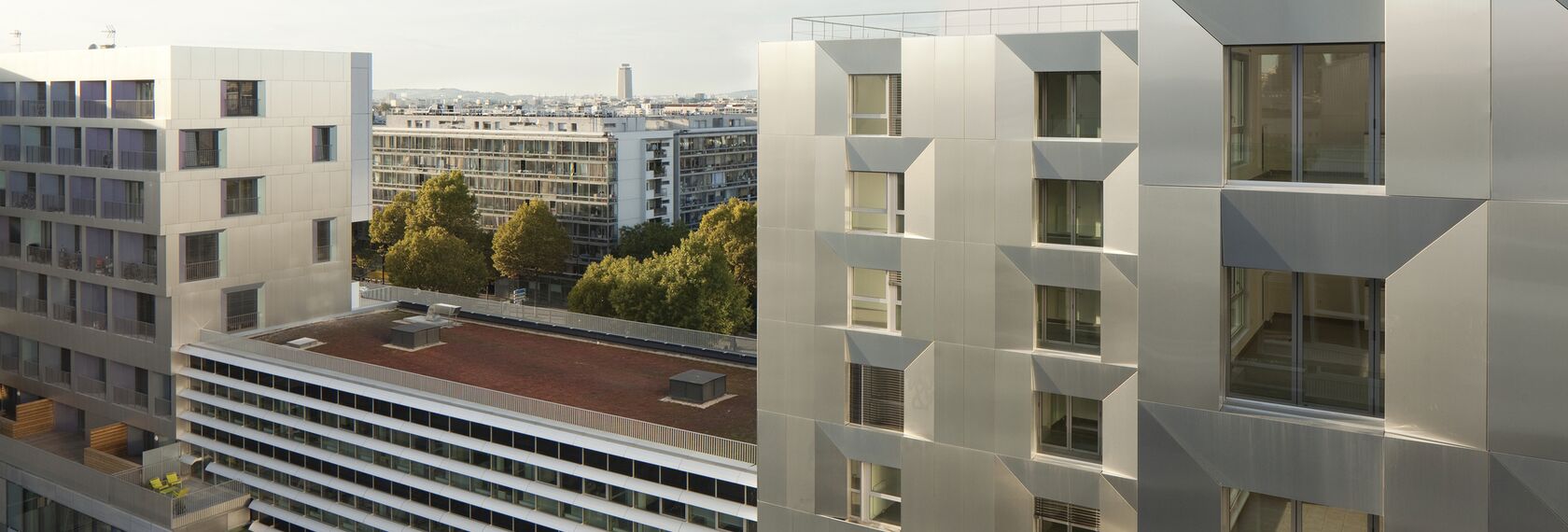 XS 68 Hliníková okna a ConceptFolding 77 Hliníkové posuvné systémy - Bytový komplex Macdonald warehouse - Lot N5 and S6 se nachází v Paris, Francie