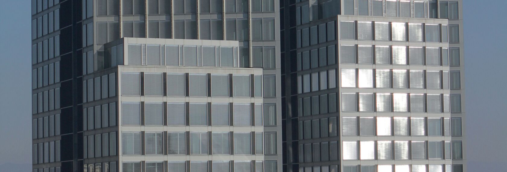 CS 86-HI (c) Zrušené systémy, CW 86 Standard Hliníkové fasády a CW 86-EF Hliníkové fasády - Business center Sopharma Litex Business Towers se nachází v Sofia, Bulgarije