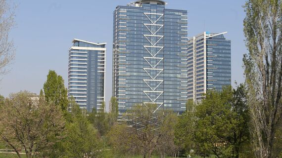 CW 86 Standard Hliníkové fasády a CW 86-EF Hliníkové fasády - Bytový komplex Millennium Centre Towers se nachází v Sofia, Bulgarije