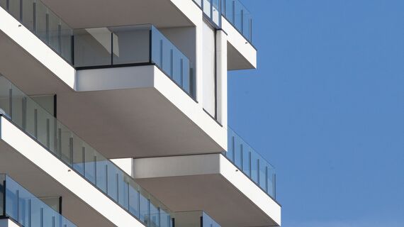 ConceptSystem 77 Hliníková okna a ConceptWall 50 Hliníkové fasády - Baelskaai 12 (Oosteroever) se nachází v Oostende, België