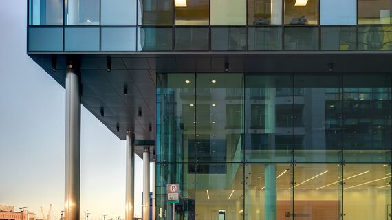 ConceptWall 60 Hliníkové fasády - Office building Sir John Rogerson's Quay se nachází v Dublin, Irsko