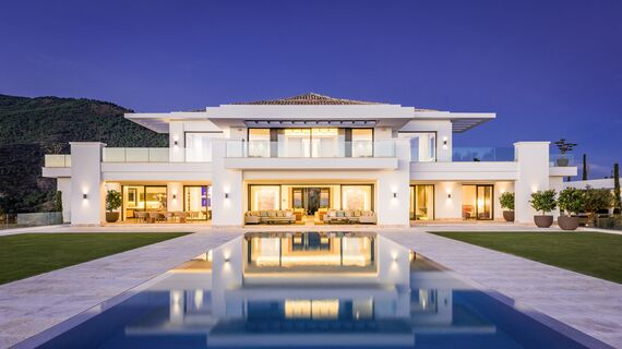 HiFinity Hliníkové posuvné systémy, ConceptSystem 77 Hliníková okna a EcoSystem 50 Hliníková okna - Heaven 11 se nachází v Marbella, Španělsko