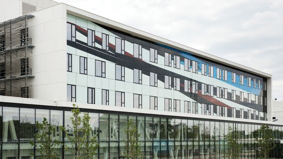 ConceptSystem 77 Hliníková okna, BriseSoleil 100 Stínicí technika a CS 77 Fire Proof Hliníková okna - AZ Sint Maarten se nachází v Mechelen, België