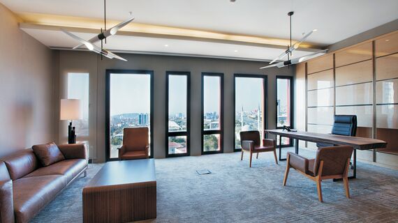 CS 86-HI (c) Zrušené systémy a CW 50-SC Hliníkové fasády - Business center Lapishan se nachází v Istanbul, krocan